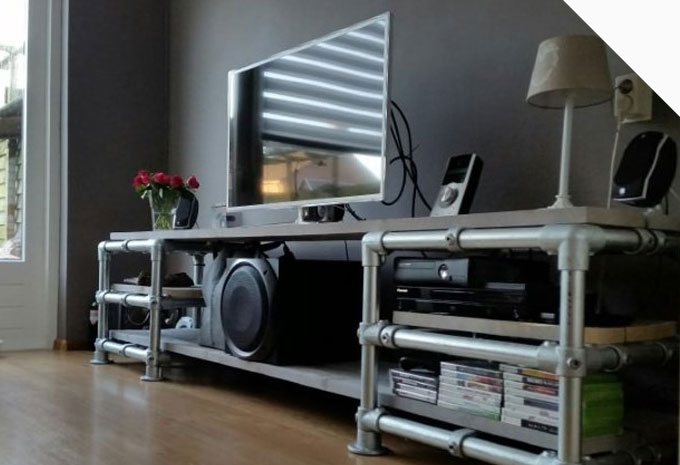 TV-Möbel - DO IT Yourself mit Rohren